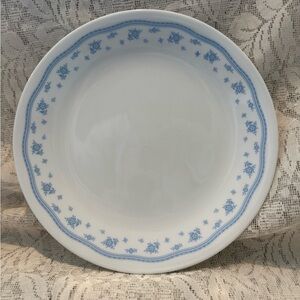Corelle Blue and White Dinnerware Set Timeless Design - Set of 5, 8.5 inches